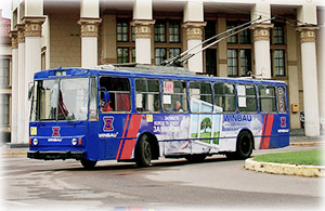 Реклама на тролейбусі