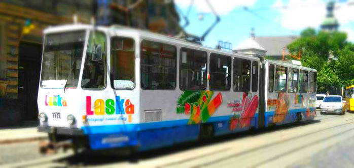 Реклама на трамваях Львів